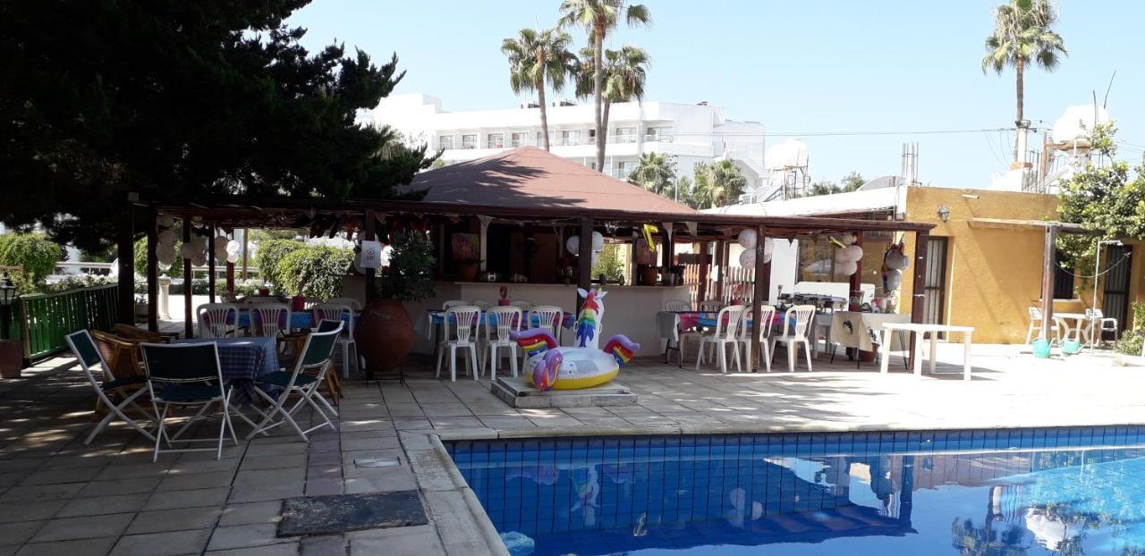 Natasha'S Apartments Paphos Exteriör bild